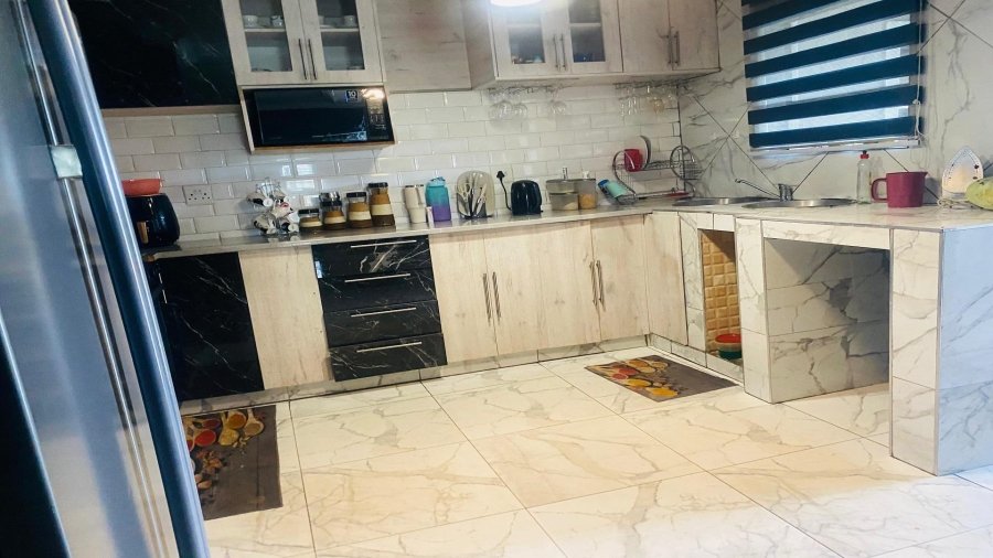 6 Bedroom Property for Sale in Zamdela Free State